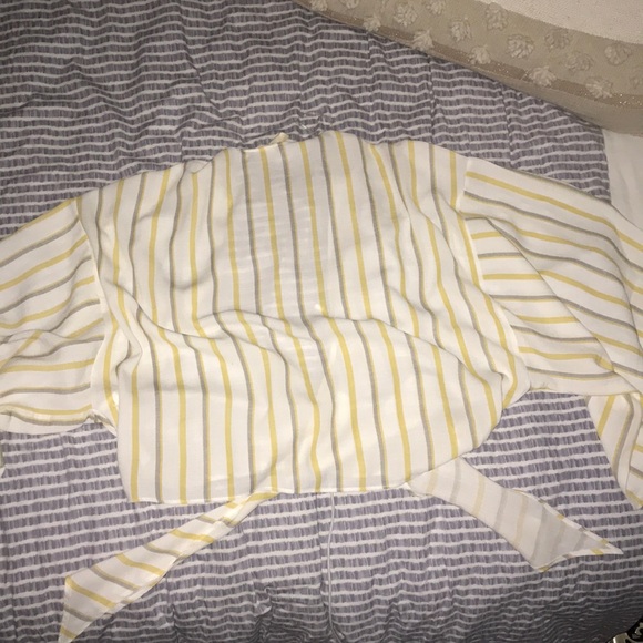 Urban front tie cute blouse - Picture 2 of 2